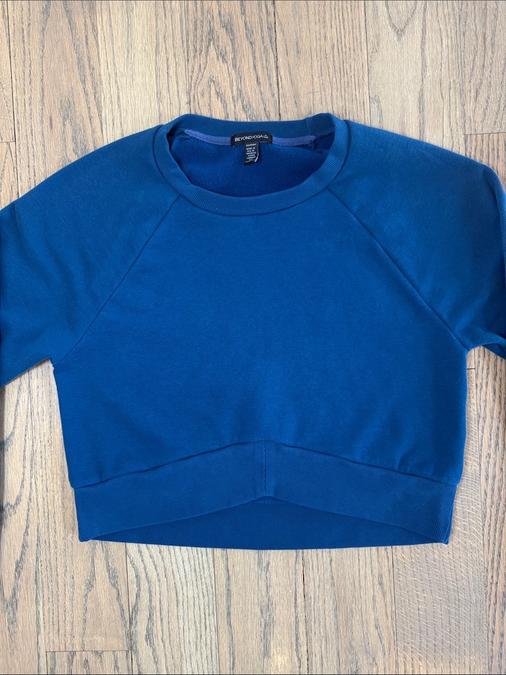 Beyond Yoga Uplift Teal Cropped Long-Sleeve Pullover Top Size X-Small - Picture 6 of 12